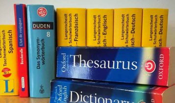 نخستین لغتنامه ی انگلیسی را چه کسی نوشت؟