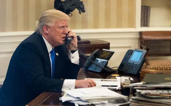 تلفن پاناسونیک روی میز رئیس جمهورهای امریکا